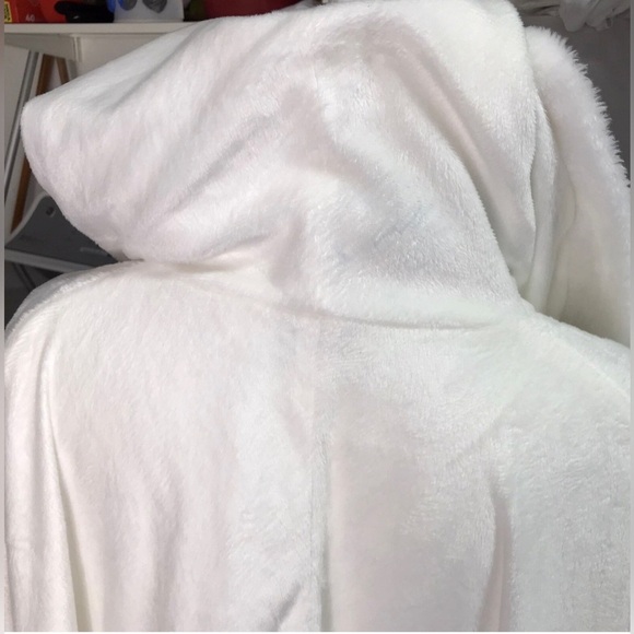 DOLLCAKE in Character Cloak Hooded White Faux Fur Cape Size XL - Picture 15 of 15